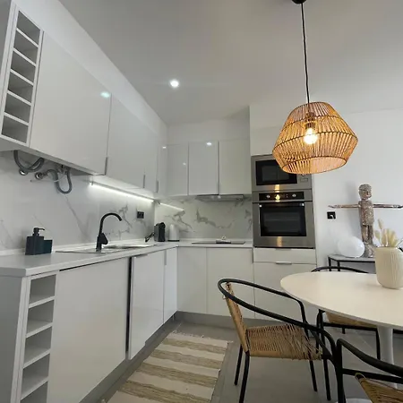 Seashore Apartment *